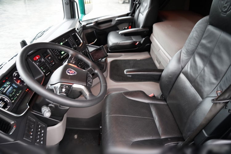 Scania G 280 / SOLÓWKA / 4x2 / FIRANKA - 7.7 m / BDE / CAŁA NA PODUSZKACH / SUWNICA / SKÓRY  zdjęcie 38
