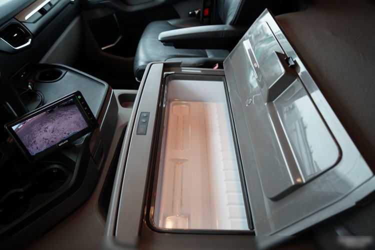 Scania G 280 / SOLÓWKA / 4x2 / FIRANKA - 7.7 m / BDE / CAŁA NA PODUSZKACH / SUWNICA / SKÓRY  zdjęcie 40