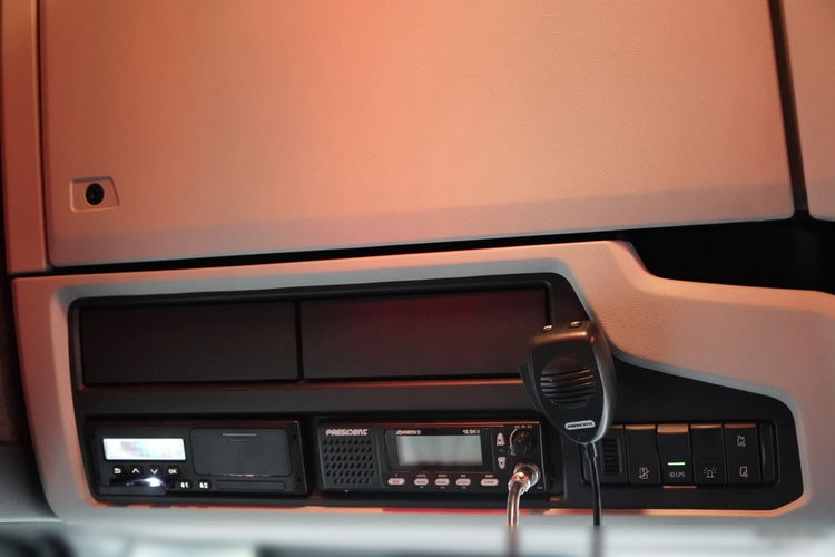 Scania G 280 / SOLÓWKA / 4x2 / FIRANKA - 7.7 m / BDE / CAŁA NA PODUSZKACH / SUWNICA / SKÓRY  zdjęcie 47