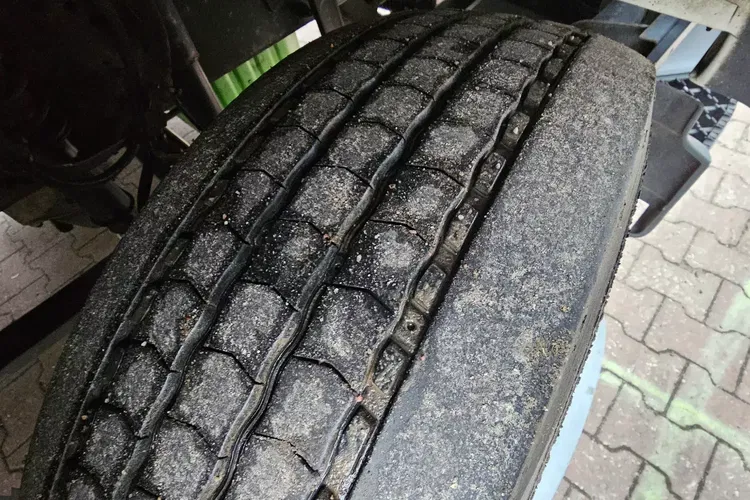 Volvo FL 240 CHŁODNIA zdjęcie 5