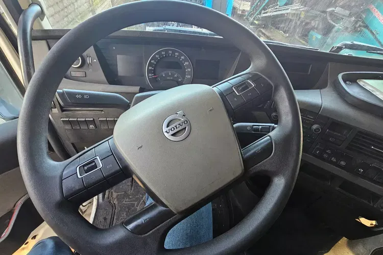 Volvo FH 420 zdjęcie 12