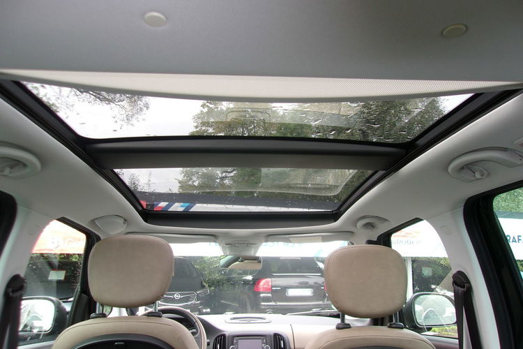 Fiat 500L L 1.4 Turbo Lounge, Klimatronic 2-stref, 2 kpl. kół, Kamera, PDC zdjęcie 41