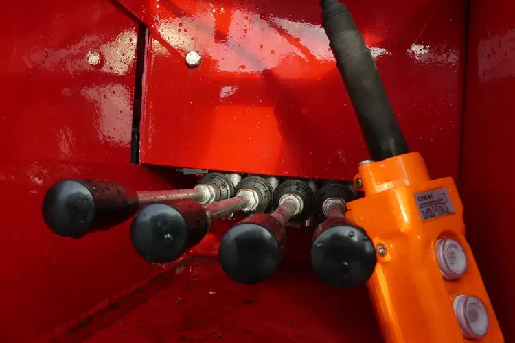 JANMIL NISKOPODWOZIOWA / FABRYCZNIE NOWA / BOGATE WYPOSAŻENIE / zdjęcie 23