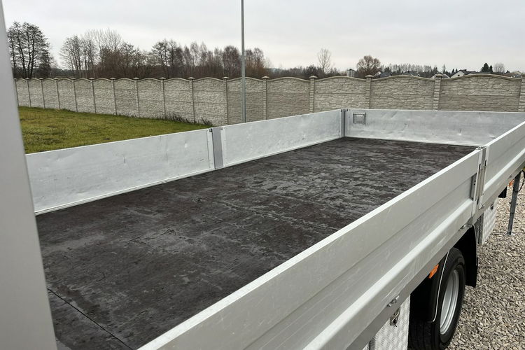 Iveco Daily 70C18 7-osobowy Doka_Brygadowy Skrzynia_5m + HAK 3.0/180KM Daily 70C18 7-osobowy Doka_Brygadowy Skrzynia_5m + HAK 3.0/180KM zdjęcie 11