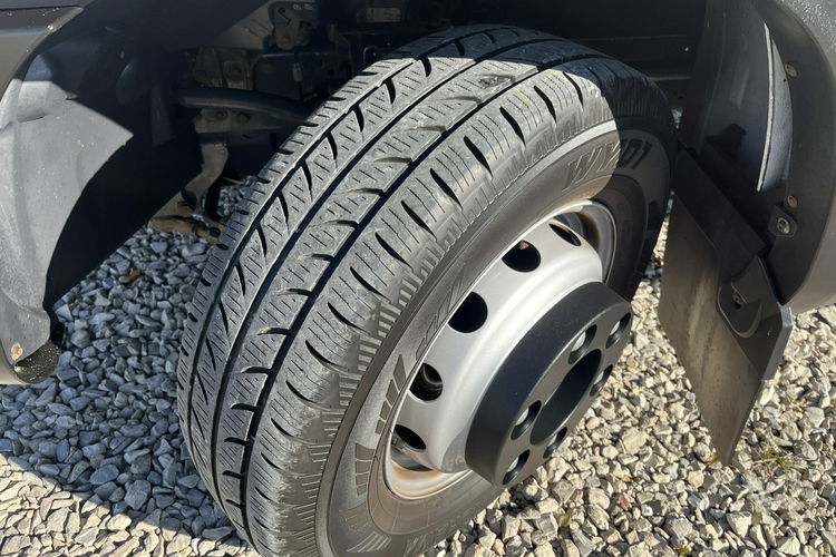 Iveco Daily 72C18 Kontener 10-palet Ładowność-4000kg 3.0/180KM zdjęcie 25