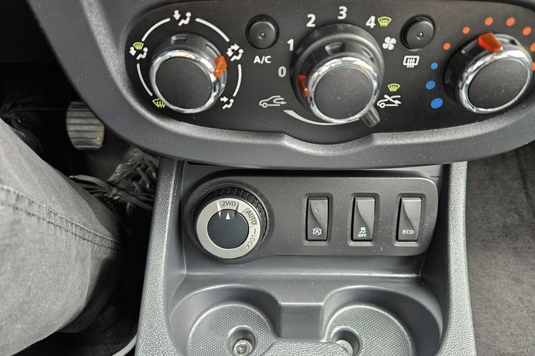 Dacia Duster 4x4/Klimatyzacja/Tempomat/Podgrzewane fotele/Parktronic + kamera zdjęcie 8