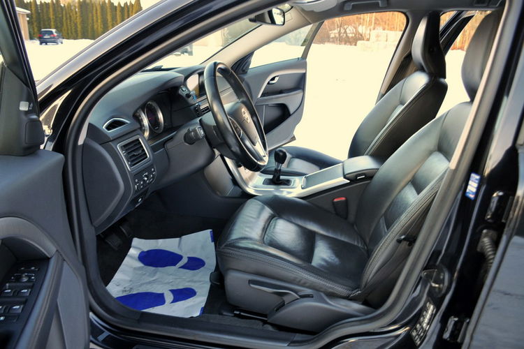 Volvo XC 70 2.4d(163KM) Lift AWD Skóry El.Klapa Asys.Pasa Bls I Wł Alu16" ASO zdjęcie 21