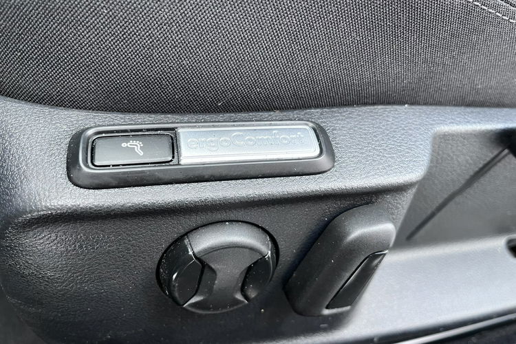 Volkswagen Passat 2.0 1wł Automat Navi GPS GRzane Fotele Stan IDealny Bezwypadk Opłacony zdjęcie 15