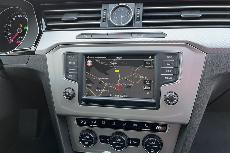 Volkswagen Passat 2.0 1wł Automat Navi GPS GRzane Fotele Stan IDealny Bezwypadk Opłacony zdjęcie 20