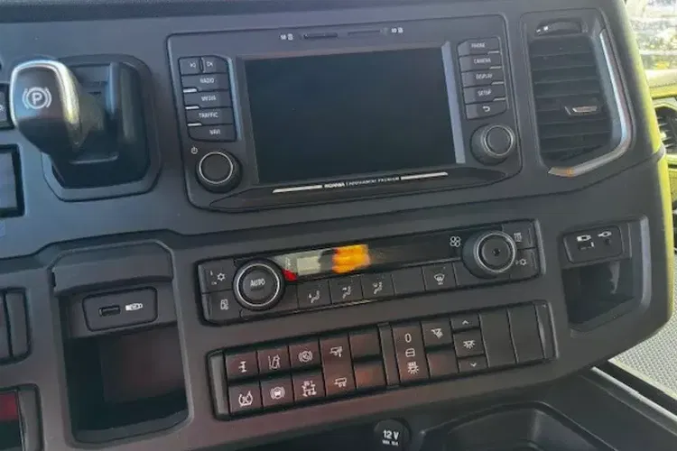 Scania R460A4x2NB Hydrailuka HYVA zdjęcie 12