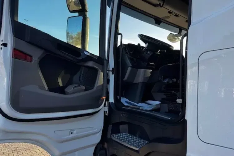 Scania R460A4x2NB Hydrailuka HYVA zdjęcie 4