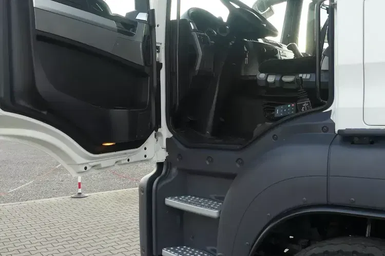 TGS 18.440 4x4 / MANUAL / EURO 6 / HYDRAULIKA / PRZEBIEG 340 TYS KM / zdjęcie 20