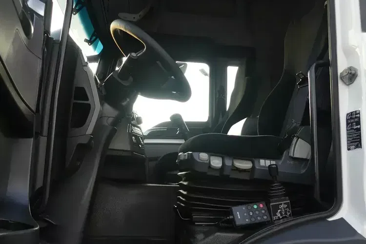 TGS 18.440 4x4 / MANUAL / EURO 6 / HYDRAULIKA / PRZEBIEG 340 TYS KM / zdjęcie 21