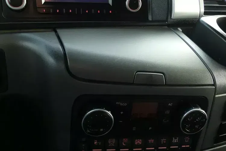 TGS 18.440 4x4 / MANUAL / EURO 6 / HYDRAULIKA / PRZEBIEG 340 TYS KM / zdjęcie 28