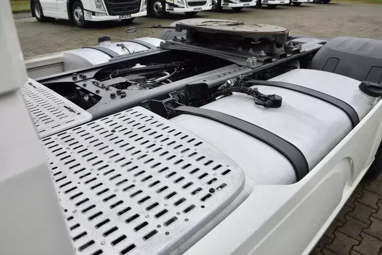 DAF XF 480 ZF INTARDER / KLIMA POSTOJOWA / FULL LED / TRĄBY / KONTRAKT SERWISOWY zdjęcie 20