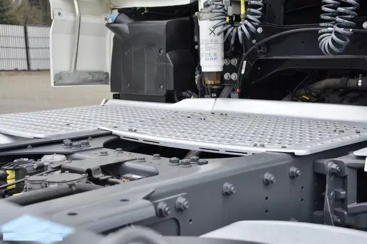 DAF XF 480 ZF INTARDER / KLIMA POSTOJOWA / FULL LED / TRĄBY / KONTRAKT SERWISOWY zdjęcie 21