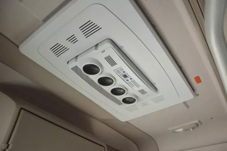 DAF XF 480 ZF INTARDER / KLIMA POSTOJOWA / FULL LED / TRĄBY / KONTRAKT SERWISOWY zdjęcie 36