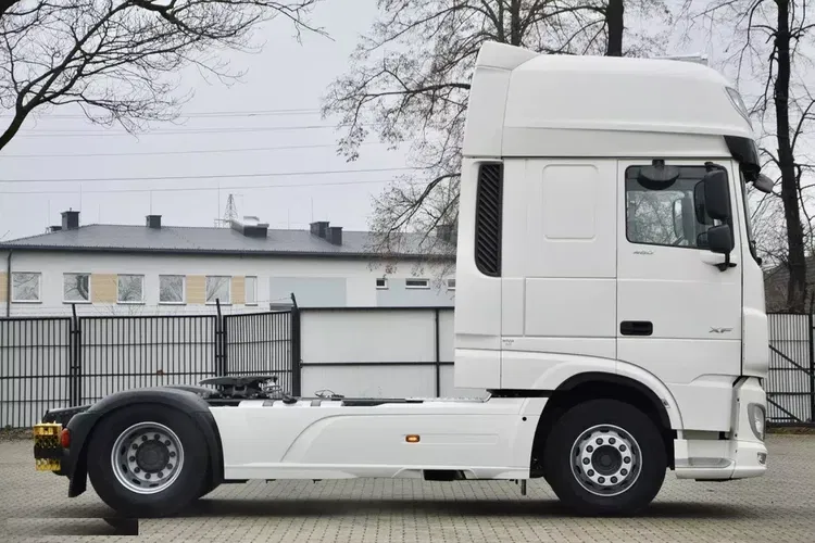 DAF XF 480 ZF INTARDER / KLIMA POSTOJOWA / FULL LED / TRĄBY / KONTRAKT SERWISOWY zdjęcie 8
