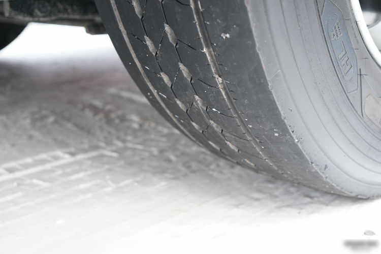 MAN TGX 26.460 / ZESTAW TANDEM PRZEJAZDOWY / 120 M3 / KLIMATYZACJA POSTOJOWA / OŚ PODNOSZONA / OŚ SKRĘTNA / + PRZYCZEPA FRUEHAUF / OSIE SAF  zdjęcie 39