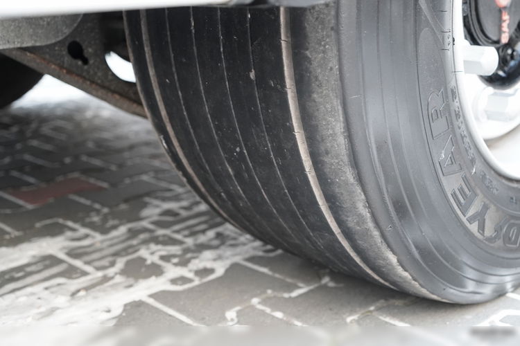 MAN TGX 26.460 / ZESTAW TANDEM PRZEJAZDOWY / 120 M3 / KLIMATYZACJA POSTOJOWA / OŚ PODNOSZONA / OŚ SKRĘTNA / + PRZYCZEPA FRUEHAUF / OSIE SAF  zdjęcie 44