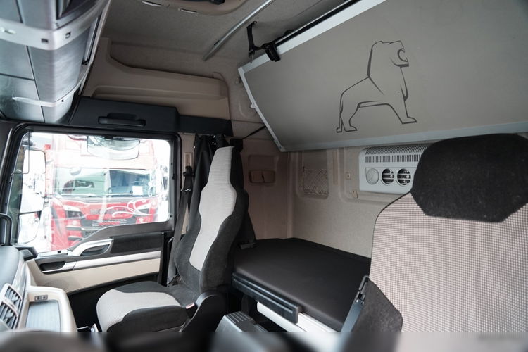 MAN TGX 26.460 / ZESTAW TANDEM PRZEJAZDOWY / 120 M3 / KLIMATYZACJA POSTOJOWA / OŚ PODNOSZONA / OŚ SKRĘTNA / + PRZYCZEPA FRUEHAUF / OSIE SAF  zdjęcie 50