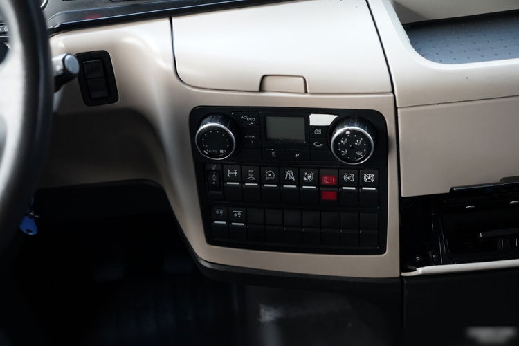 MAN TGX 26.460 / ZESTAW TANDEM PRZEJAZDOWY / 120 M3 / KLIMATYZACJA POSTOJOWA / OŚ PODNOSZONA / OŚ SKRĘTNA / + PRZYCZEPA FRUEHAUF / OSIE SAF  zdjęcie 55