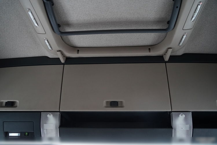 MAN TGX 26.460 / ZESTAW TANDEM PRZEJAZDOWY / 120 M3 / KLIMATYZACJA POSTOJOWA / OŚ PODNOSZONA / OŚ SKRĘTNA / + PRZYCZEPA FRUEHAUF / OSIE SAF  zdjęcie 59