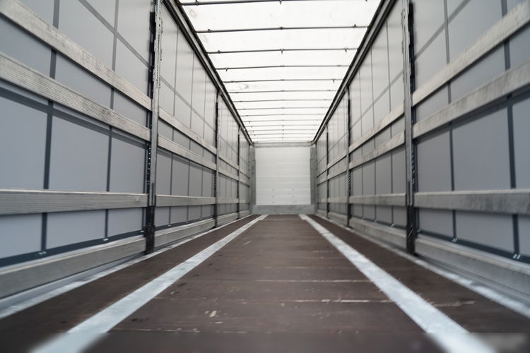 Schmitz -CARGOBULL / FIRANKA / STANDARD / MULDA DO STALI - 9 M / DACH PODNOSZONY / OŚ PODNOSZONA / zdjęcie 15