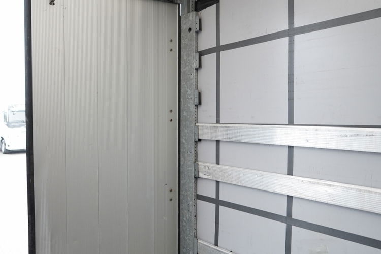 Schmitz -CARGOBULL / FIRANKA / STANDARD  / DACH PODNOSZONY / OŚ PODNOSZONA / zdjęcie 19