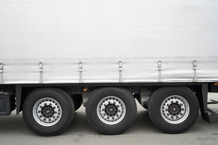 Schmitz -CARGOBULL / FIRANKA / STANDARD  / DACH PODNOSZONY / OŚ PODNOSZONA / zdjęcie 25