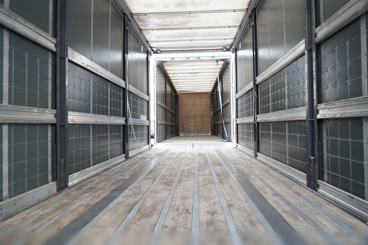 DAF XF 480 / ZESTAW TANDEM / 120 M3 / PRZEJAZDOWY / OŚ PODNOSZONA / OŚ SKRĘTNA / PODŁOGA SZYNA DESKA / WINDA DHOLLANDIA / KLIMA POSTOJOWA / + PRZYCZEPA LECITRAILER / OSIE SAF  zdjęcie 26