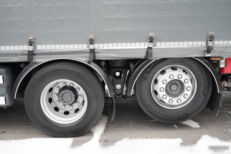 DAF XF 480 / ZESTAW TANDEM / 120 M3 / PRZEJAZDOWY / OŚ PODNOSZONA / OŚ SKRĘTNA / PODŁOGA SZYNA DESKA / WINDA DHOLLANDIA / KLIMA POSTOJOWA / + PRZYCZEPA LECITRAILER / OSIE SAF  zdjęcie 42