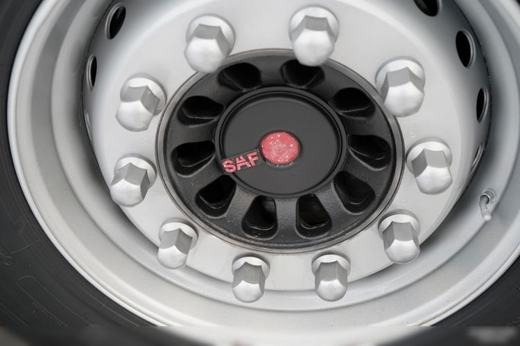 DAF XF 480 / ZESTAW TANDEM / 120 M3 / PRZEJAZDOWY / OŚ PODNOSZONA / OŚ SKRĘTNA / PODŁOGA SZYNA DESKA / WINDA DHOLLANDIA / KLIMA POSTOJOWA / + PRZYCZEPA LECITRAILER / OSIE SAF  zdjęcie 46