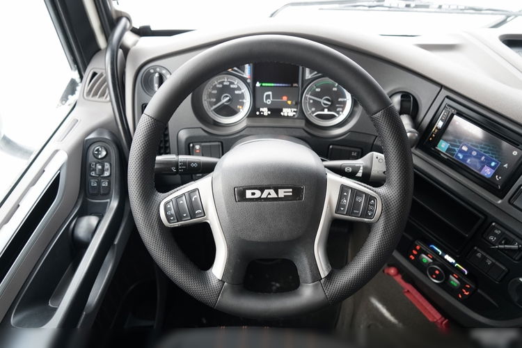 DAF XF 480 / ZESTAW TANDEM / 120 M3 / PRZEJAZDOWY / OŚ PODNOSZONA / OŚ SKRĘTNA / PODŁOGA SZYNA DESKA / WINDA DHOLLANDIA / KLIMA POSTOJOWA / + PRZYCZEPA LECITRAILER / OSIE SAF  zdjęcie 55