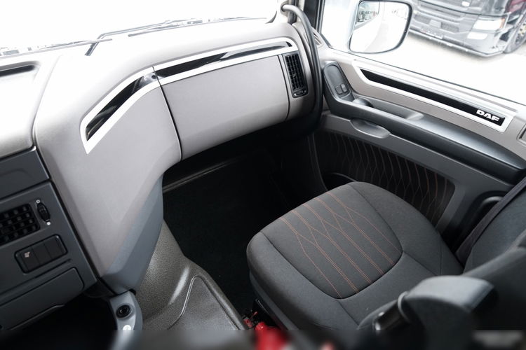 DAF XF 480 / ZESTAW TANDEM / 120 M3 / PRZEJAZDOWY / OŚ PODNOSZONA / OŚ SKRĘTNA / PODŁOGA SZYNA DESKA / WINDA DHOLLANDIA / KLIMA POSTOJOWA / + PRZYCZEPA LECITRAILER / OSIE SAF  zdjęcie 59