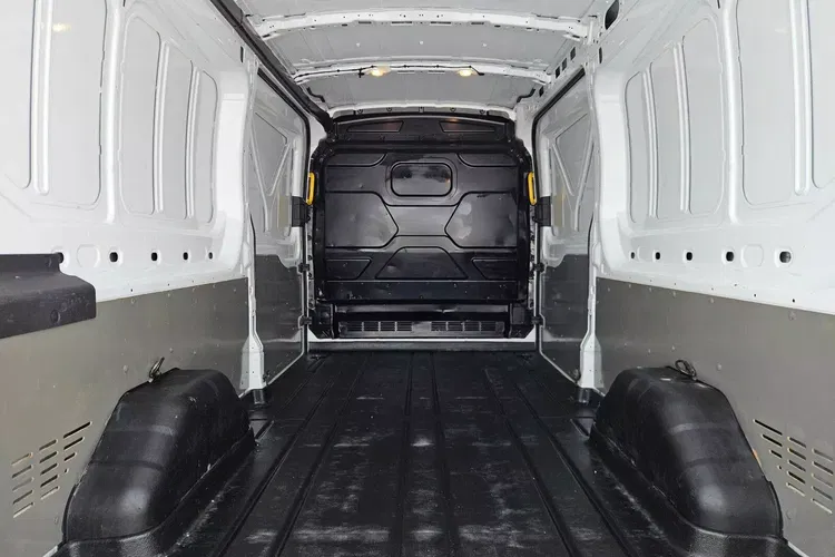 Ford transit L3H2 49999zł NETTO 2.0TdCi/131KM zdjęcie 17