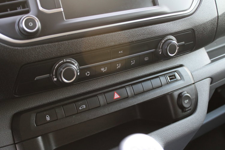 Opel Vivaro L2H1 Gwarancja Salon Polska zdjęcie 21