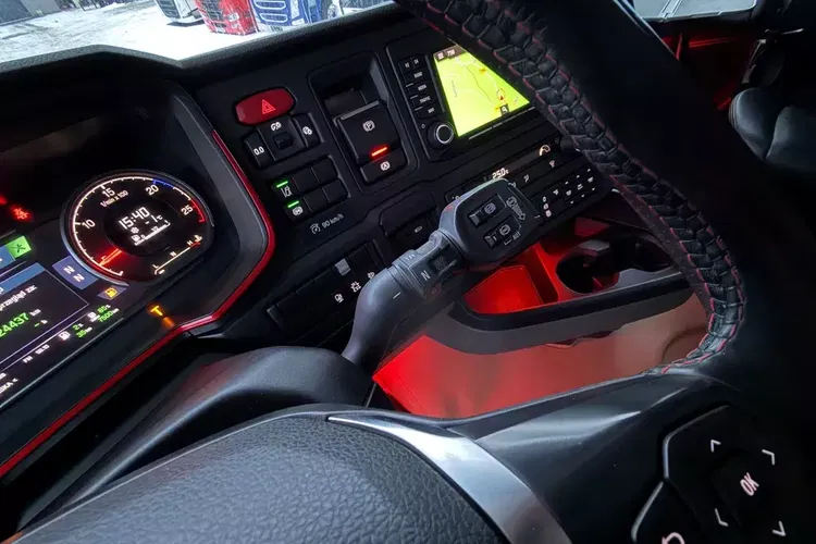 S730 V8 idealny stan 2021 pełna opcja z Niemiec ASO scania na kontrakcie hydraulika zdjęcie 36