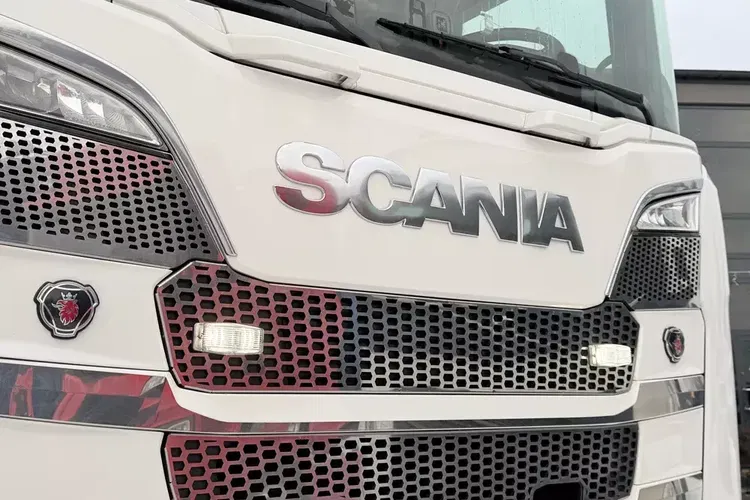 S730 V8 idealny stan 2021 pełna opcja z Niemiec ASO scania na kontrakcie hydraulika zdjęcie 9
