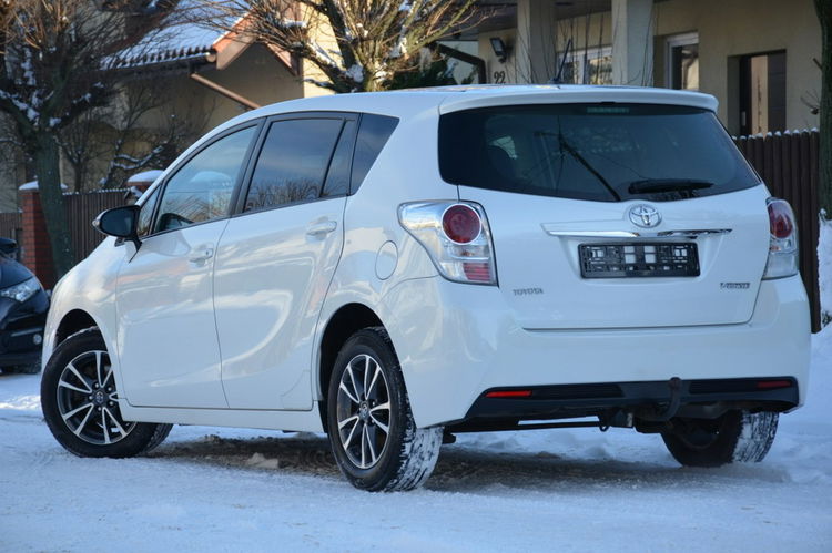 Toyota Verso Zarejestrowana 1.6i 132KM Serwis Panorama Navi Kamera zdjęcie 14