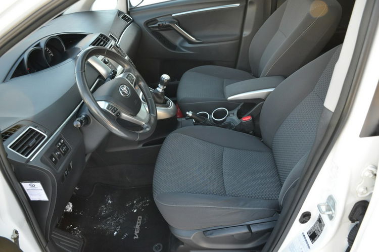 Toyota Verso Zarejestrowana 1.6i 132KM Serwis Panorama Navi Kamera zdjęcie 20