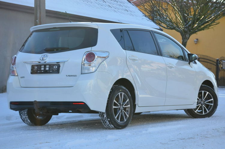 Toyota Verso Zarejestrowana 1.6i 132KM Serwis Panorama Navi Kamera zdjęcie 7