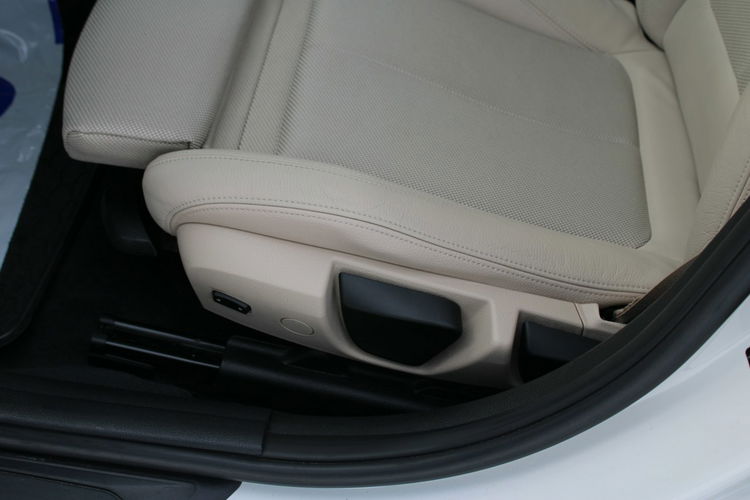 BMW 318 Salon Polska Automat Gwarancja LED zdjęcie 16