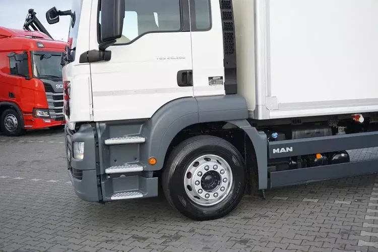 MAN TGS / 26.360 / EURO 6 / CHŁODNIA + WINDA / 20 PALET zdjęcie 18