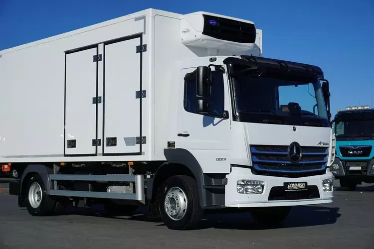 Mercedes ATEGO / 1223 / ACC / EURO 6 / CHŁODNIA + WINDA / MULTITEMPERATURA zdjęcie 34
