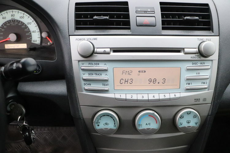 Toyota Camry AUTOMAT, alu, klima, zarejestrowany zdjęcie 11