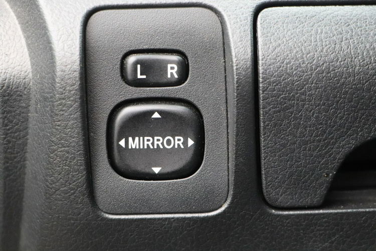 Toyota Camry AUTOMAT, alu, klima, zarejestrowany zdjęcie 12