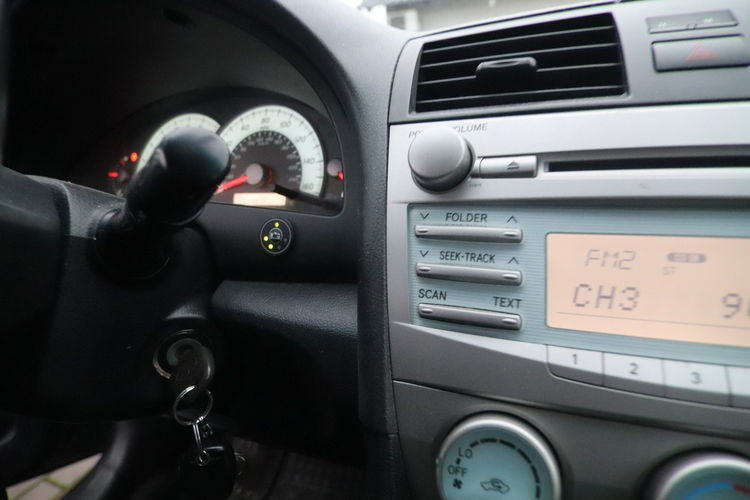 Toyota Camry AUTOMAT, alu, klima, zarejestrowany zdjęcie 16