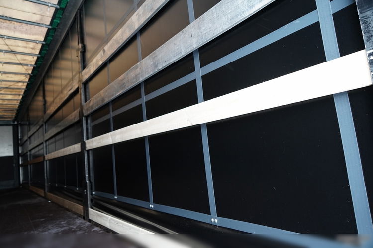 Wielton FIRANKA / MEGA / OŚ PODNOSZONA / DACH PODNOSZONY  zdjęcie 17