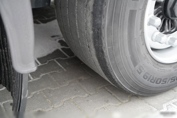 Wielton FIRANKA / MEGA / OŚ PODNOSZONA / DACH PODNOSZONY  zdjęcie 25